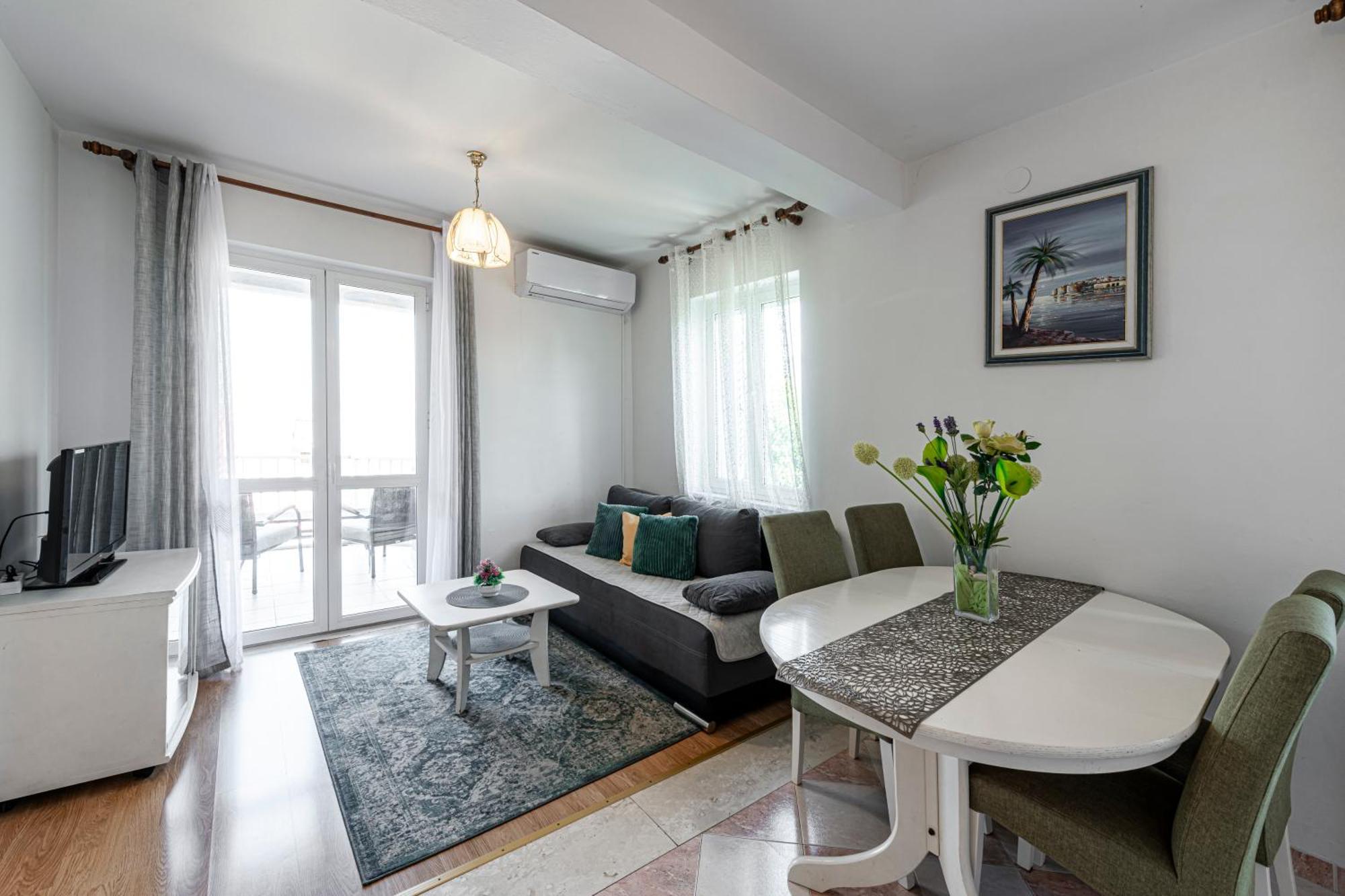 Nick Apartman