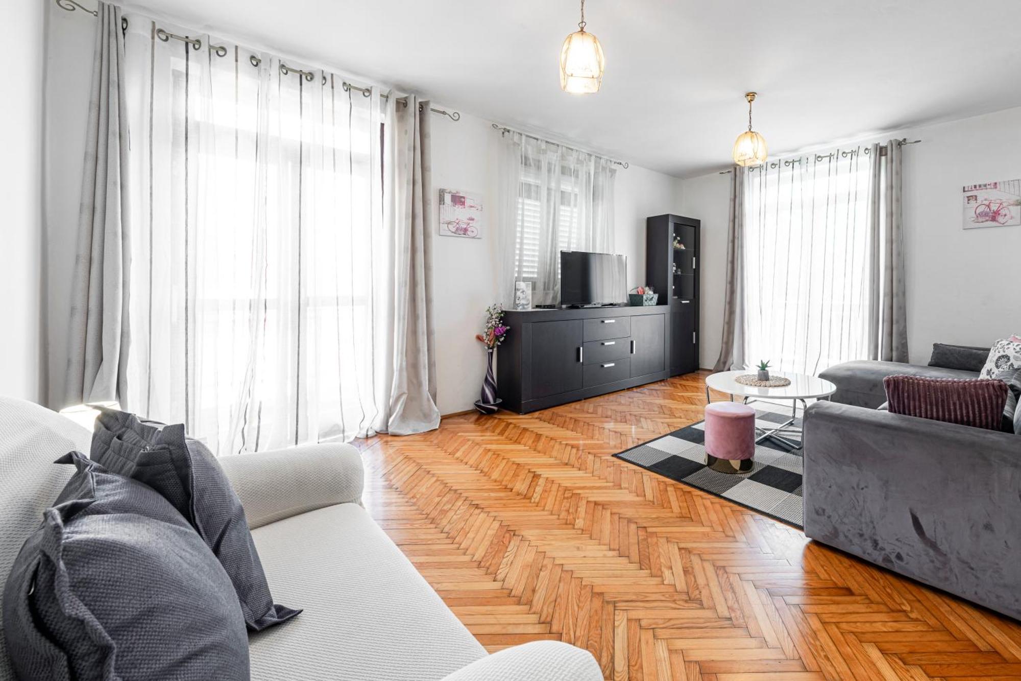 Nick Apartman *