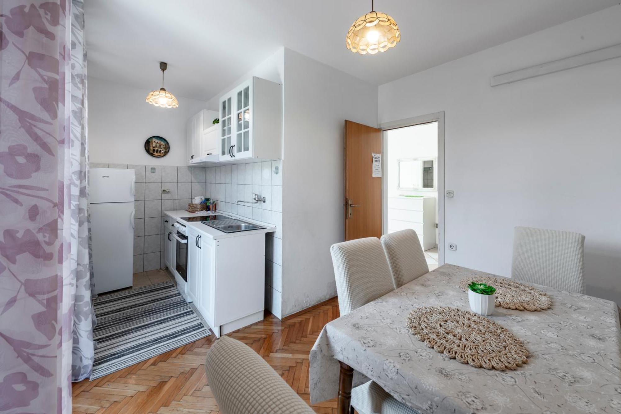Nick Apartman *