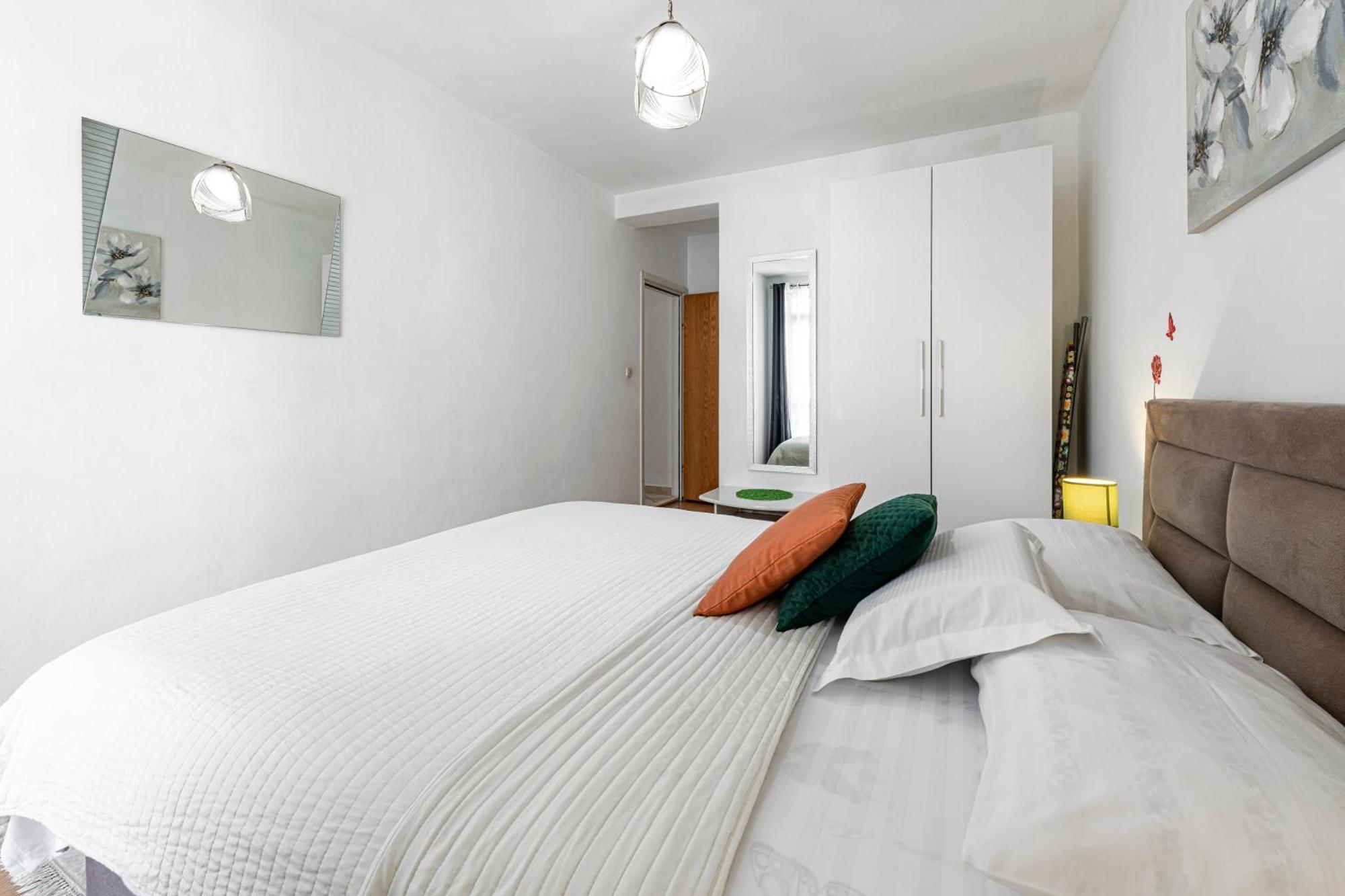 Nick Apartman *