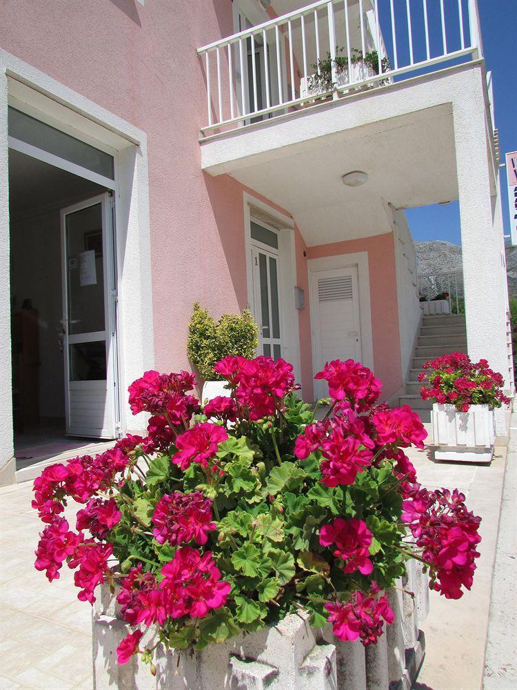 Nick Apartman *